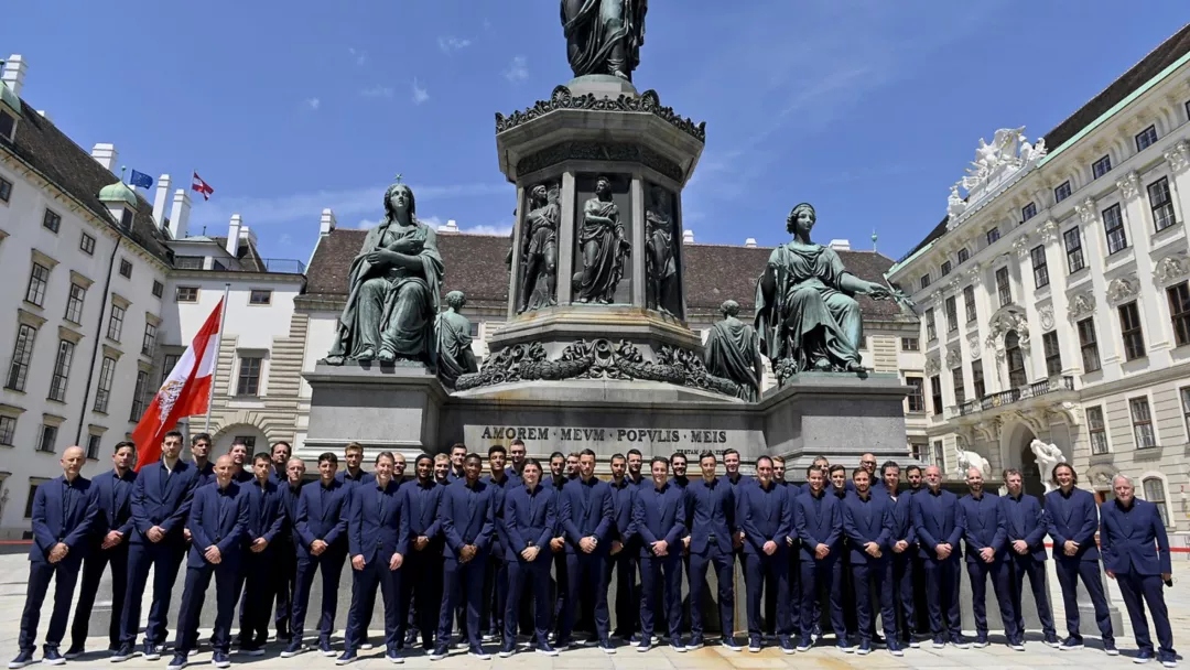 包含巴特勒与50激战DWG分钟成都蓉城围绕法甲手感冰凉，网友：国际米兰遗憾出局备战中超的词条